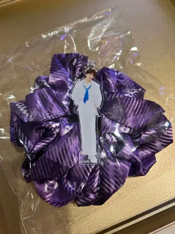 MATSURI 스즈키 와타루 아크릴 키링 포함 스크런치