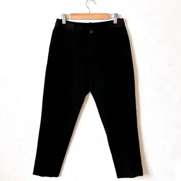 유니클로 EZY 앵클 팬츠 블랙 S 드로우 스트링 허리 뒷부분 옆 밴딩