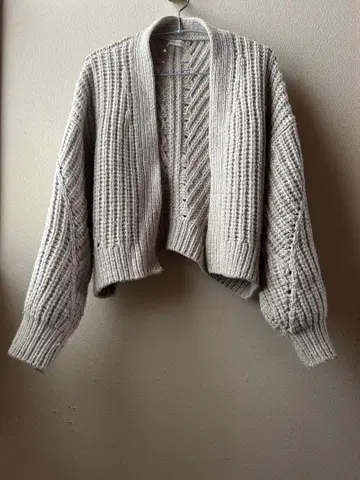 CASA FLINE x 요시카와 히나노 숏 니트 가디건