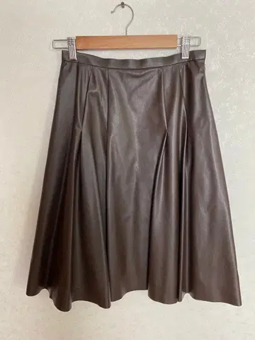 [ 새상품급 ] 다크 브라운 플레어 스커트 인조 가죽 도쿄 스타일 M