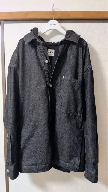 ZARA 후드 부착 다크 그레이 자켓