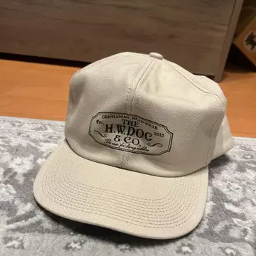 THE H.W.DOG&CO. 트래커 캡