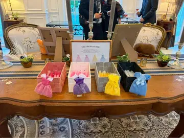 결혼식 장식 드레스 색상 맞추기