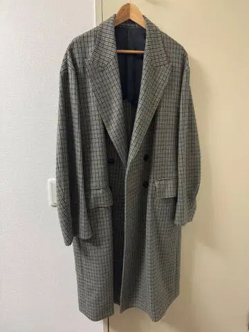 The CLASIK 체스터 코트