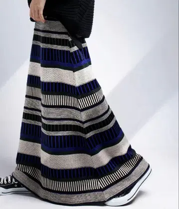 안티카 미사용 새상품 배색 보더 니트 스커트