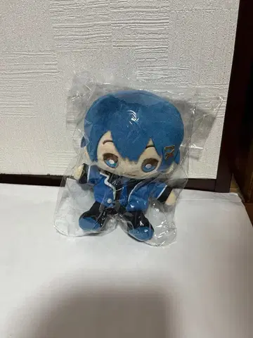 치구사 군 앉은 봉제 인형