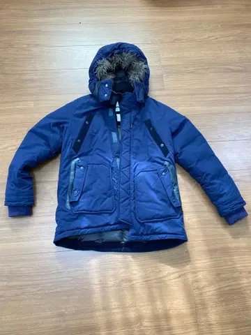 화이트 마운티니어링 다운 자켓