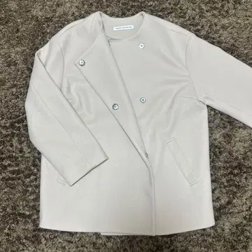 나노 유니버스 더블 버튼 코트 베이지