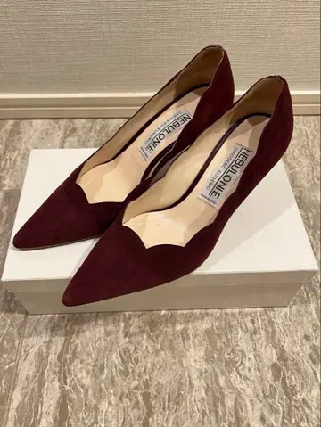 네브로니 펌프스 스캘럽