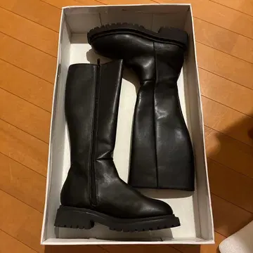 트랙 밑창 롱 부츠