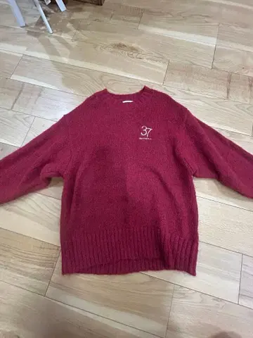 빨간색 스웨터 37