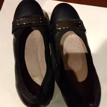 ecco 펌프스 네이비 37 사이즈 밴딩으로 핏