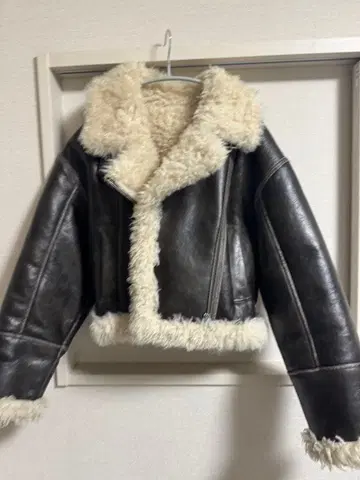 MURUA 보아 블랙 가죽 자켓