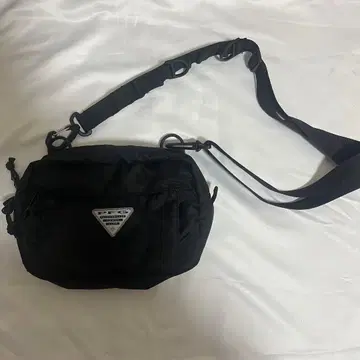 컬럼비아 PFG 블랙 숄더백
