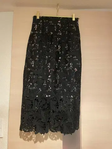 [ SNIDEL ] 블랙 레이스 타이트 스커트