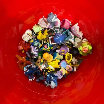 캐릭터 피규어 세트 약 80개