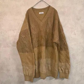 [ 착용 1회 ] COOHEM 베이지 V넥 니트