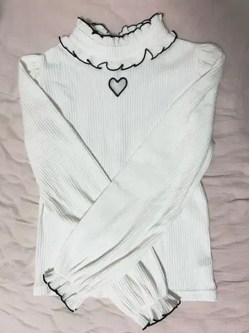 MARS 하트 컷아웃 골지 상의 화이트