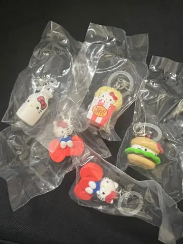 헬로키티 아메리칸 디자인 메지루시 액세서리