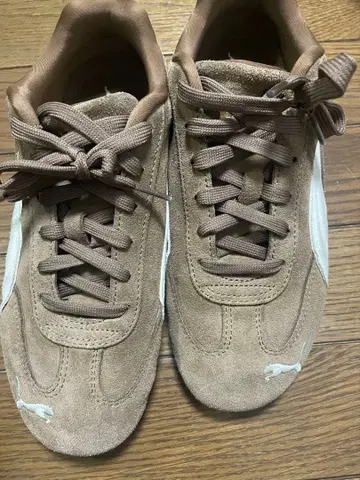 Puma 스웨이드 브라운 스니커즈 24cm