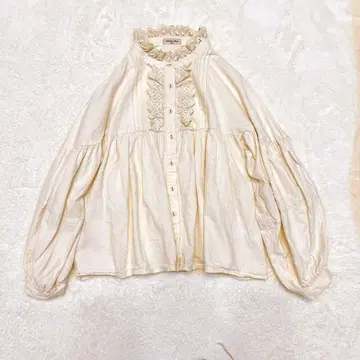 사만사 모스 2 레이스 블라우스 볼륨 소매 턱 디자인 싸개 버튼 루즈핏