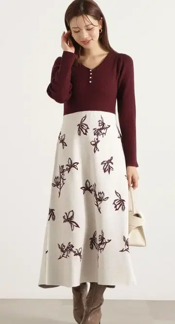 [ 새상품 ] 프로포션 바디 드레싱 꽃무늬 자카드 니트 원피스