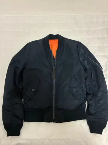 MA-1 스타일 네이비 자켓