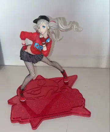 페르소나 5 댄싱 스타 나이트 타카마키 안 피규어