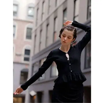 에이미 이스트 월 펄 슬릿 리브 니트 가디건 블랙, 화이트 2종