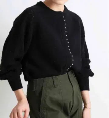 슬로브 이에나 펄 장식 패턴 편직 가디건 블랙 모 100% 2021