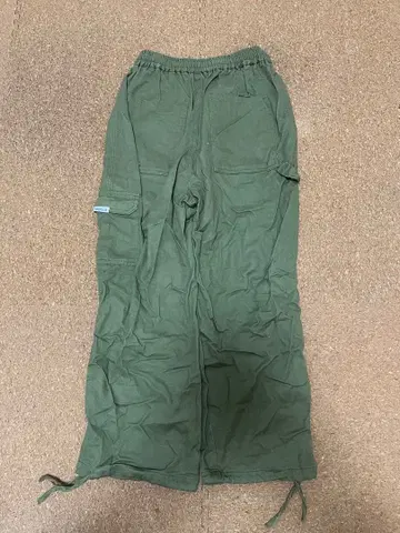 올리브 그린 카고 팬츠