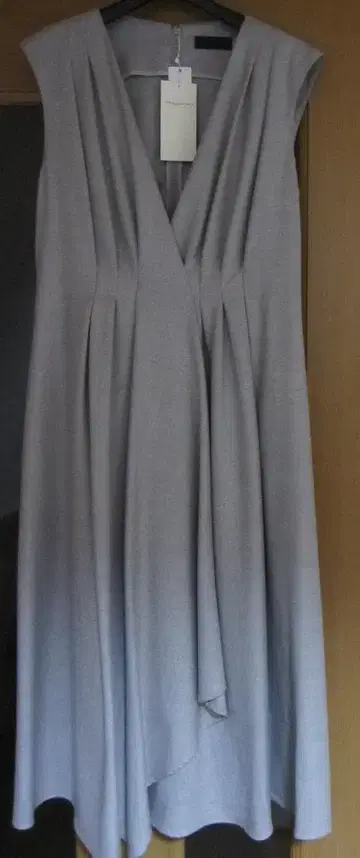 투모로우랜드 울 사키소니 V넥 원피스 TOMORROWLAND