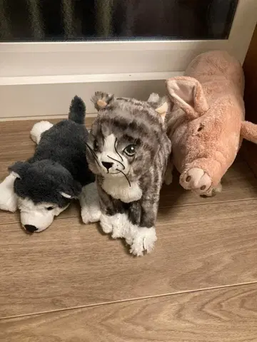 IKEA 봉제 인형들