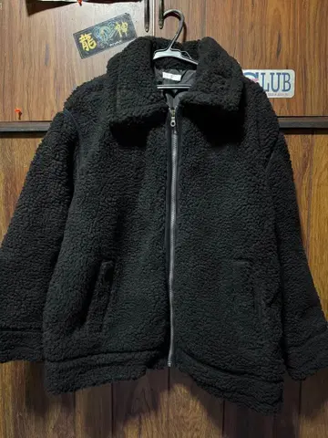 블랙 보아 자켓