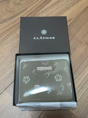 CLATHAS 꽃무늬 이단 접이식 지갑