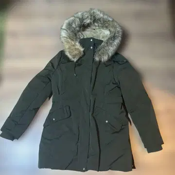 올리브색 후드 부착 모즈 코트