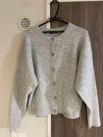 TITE in the store 그레이 가디건