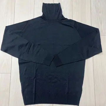 착용 적음, 새상품급 JOHN SMEDLEY 터틀넥 스웨터 다크 그레이