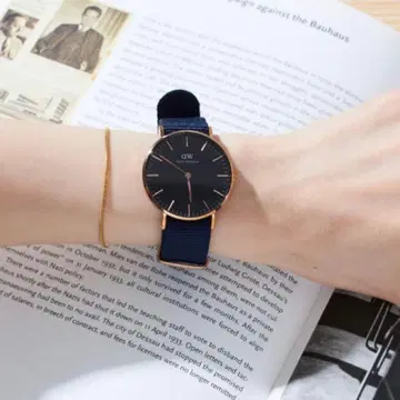 [ 새상품급 ] Daniel Wellington 다니엘 웰링턴 손목시계