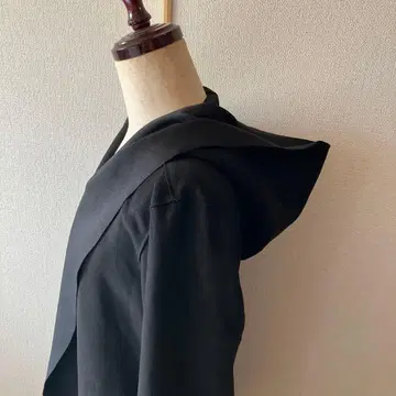 ZARA 블랙 후드 부착 랩 코트