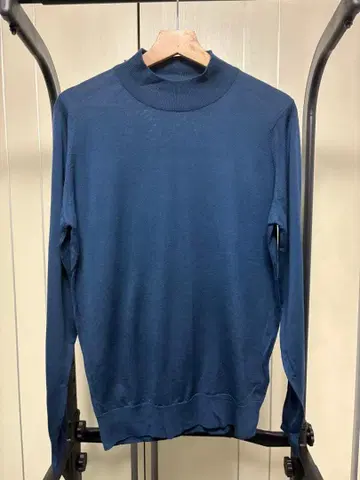 JOHN SMEDLEY 네이비 모크넥 M