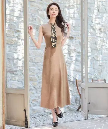 EmiriaWiz 슬리브리스 롱 니트 원피스 베이지