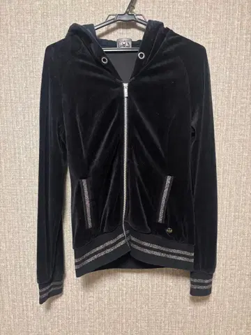 EA7 엠포리오 아르마니 블랙 후드티