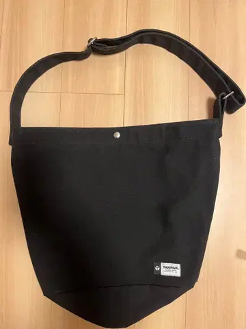 YAKPAK 블랙 숄더백