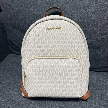 마이클코어스 빅 백팩 반값 이하