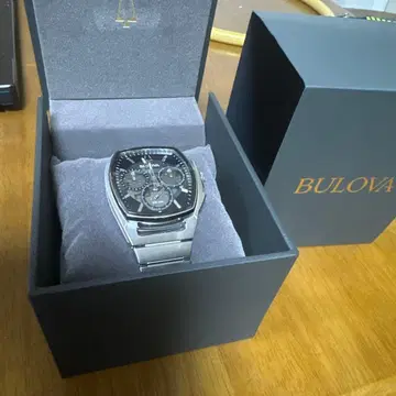 Bulova 쿼츠 손목시계