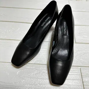 오리엔탈 트래픽 소가죽 25cm 블랙 플레인 펌프스