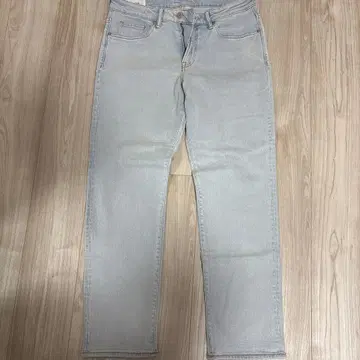 라이트 블루 슬림 핏 데님 팬츠