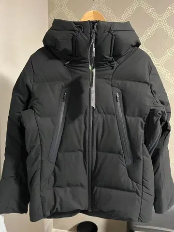 [ 미사용 새상품 ] 데상트 미즈사와 다운 올테라인 마운테니어