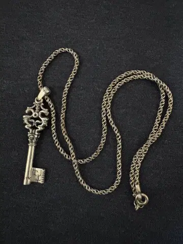 ZOCALO 실버 키 목걸이